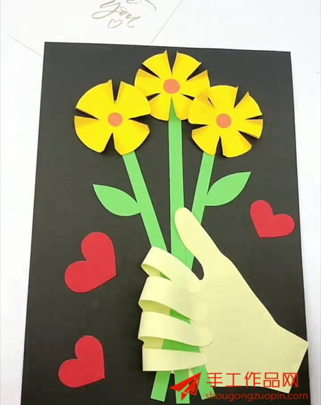 手工制作一款漂亮的手握鲜花剪贴画