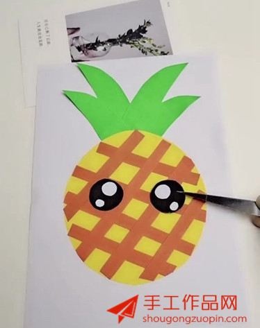 手工diy制作简单又漂亮的菠萝剪贴画